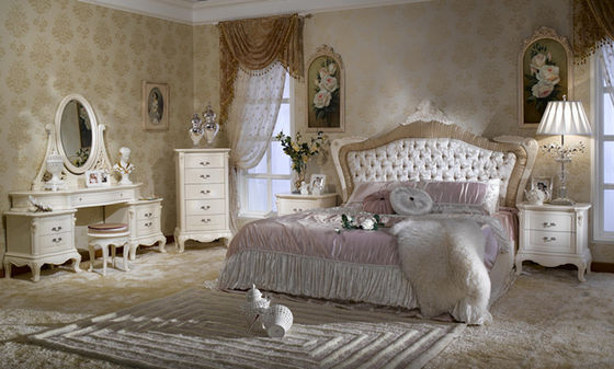Wooden Carved Luxury European Bedroom Furniture Soft Royal King Size Double Beds