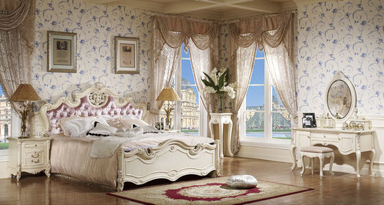 Wooden Carved Luxury European Bedroom Furniture Soft Royal King Size Double Beds